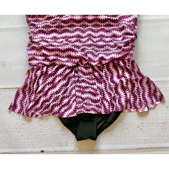 Swim Solutions New Women’s Purple Swimsuit SIZE 16 Peplum skirt One Piece - Picture 4 of 4
